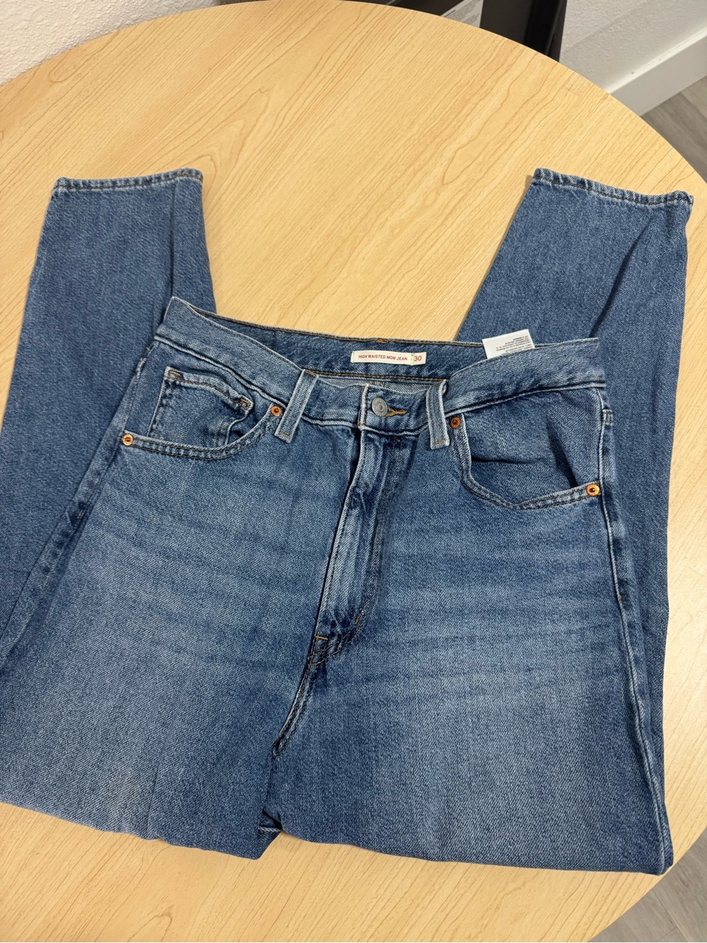 Levi's Straight-Leg Women's Jeans in Classic Blue